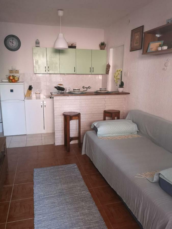 Apartmani Sarm Vir Exterior foto